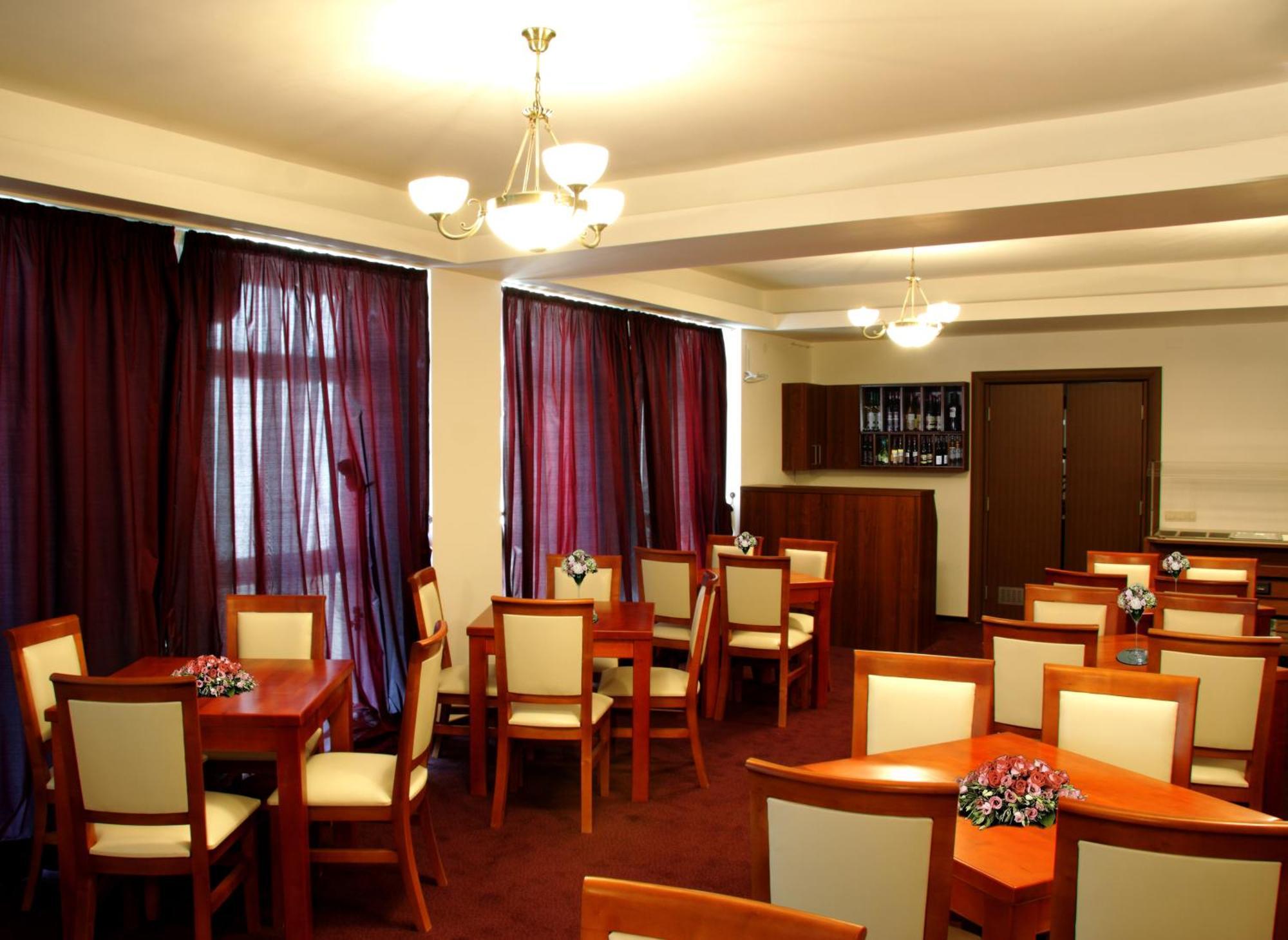 Hotel King Тырговиште Экстерьер фото